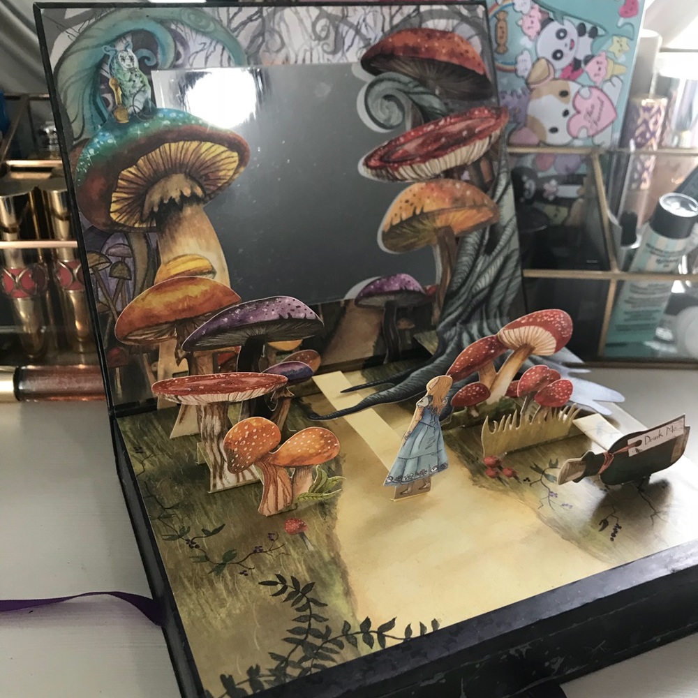 Urban Decay Alice in Wonderland LE Palette